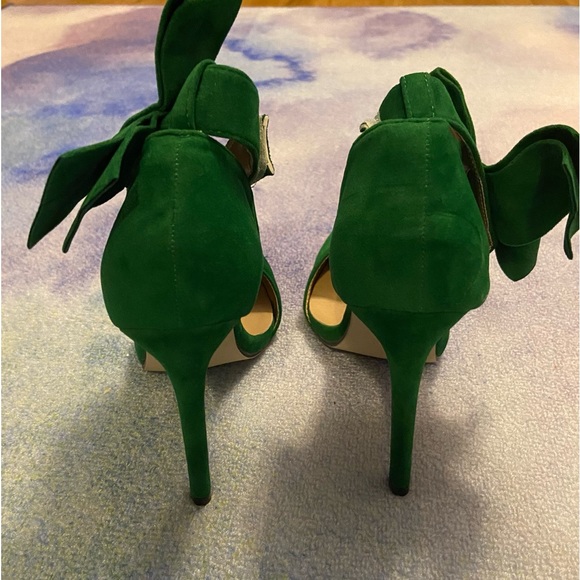 Green Velvet Velcro Size 8 High Heels - Picture 6 of 6